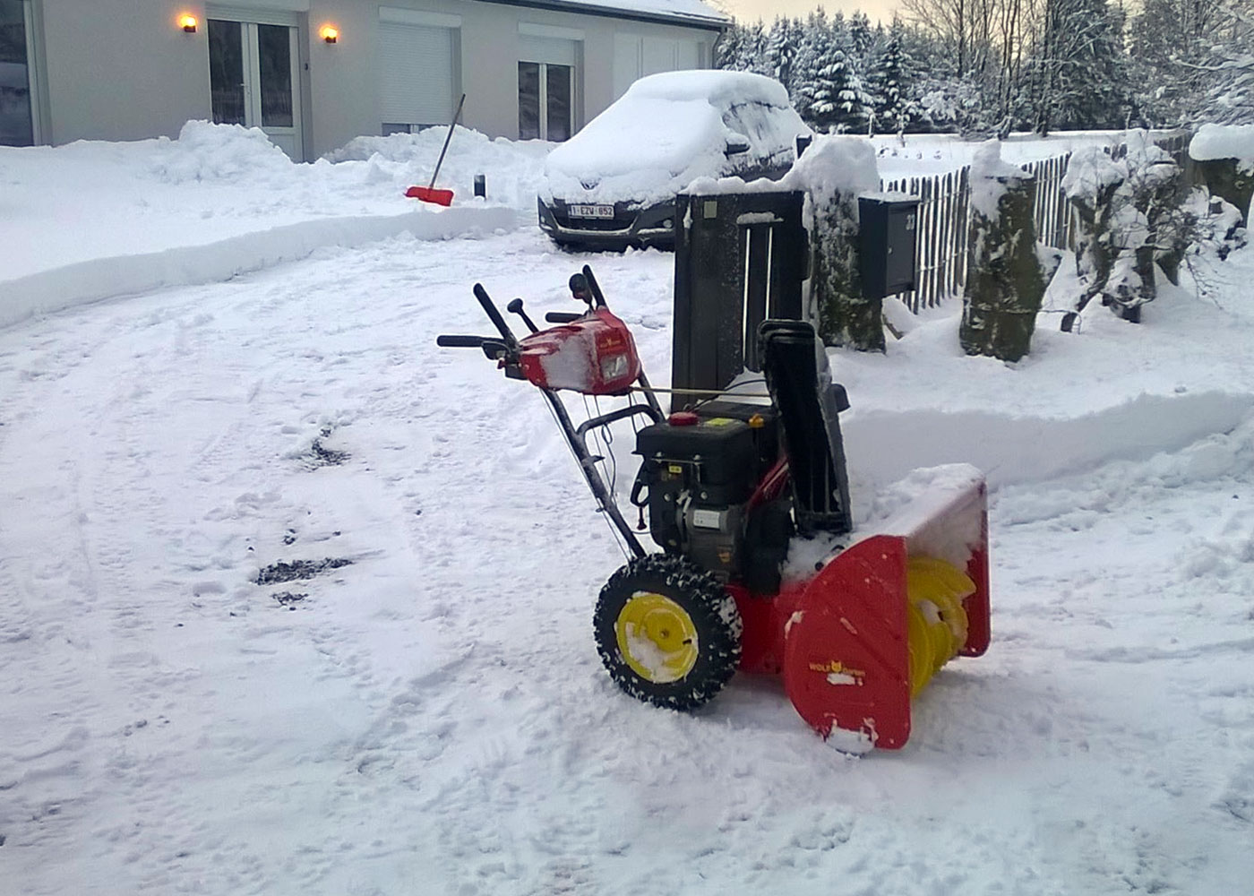 déneigement d'une route à Verviers