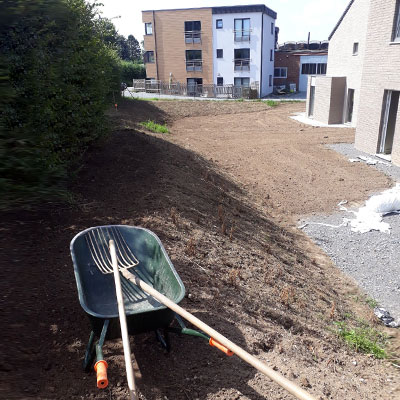 entretien de jardin avec brouette et outils à Verviers